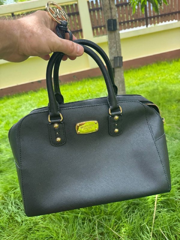 4 оригинальные сумки Michael Kors - 3000 бат за все 4 !!!
