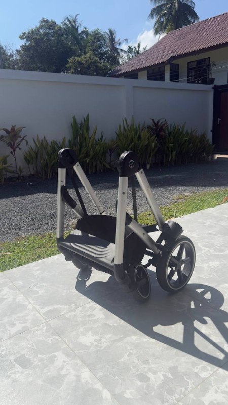 Продается коляска для ребёнка 0+ Cybex Balios S.
